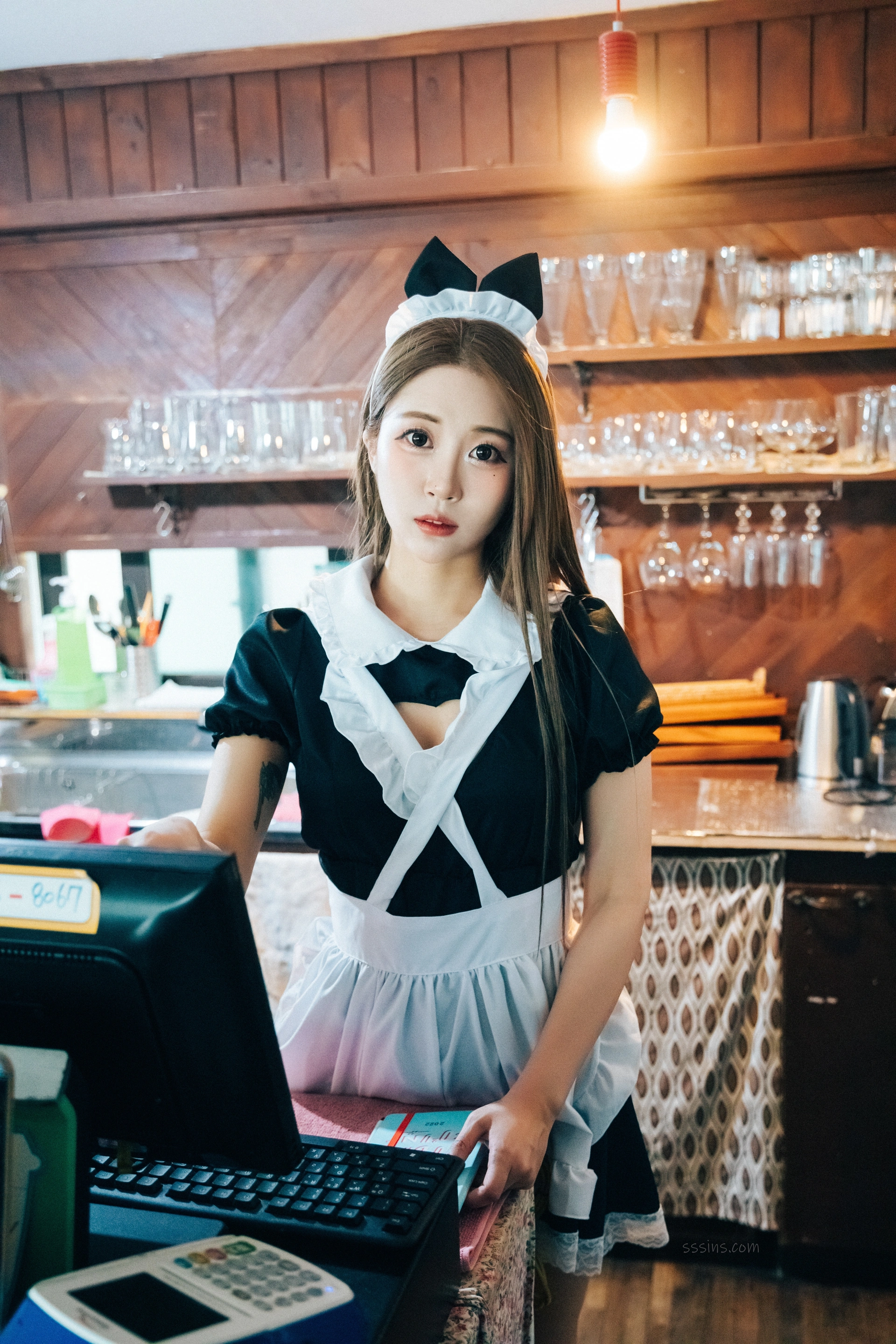 080.[Loozy] Bomi (보미) – Maid cafe 1